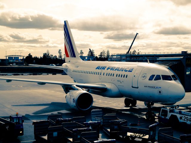 Air France se compromete a eliminar 210 millones de piezas de plástico en 2019