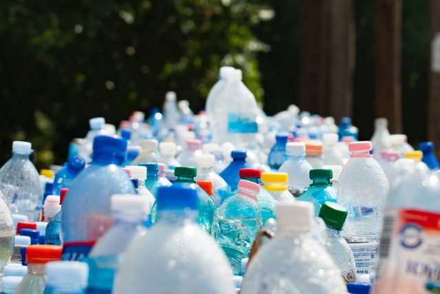 Alliance for Plastic Waste invierten $ 400 millones para limpiar el medio ambiente