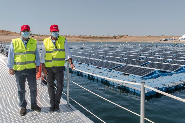 Inauguran proyecto que permitirá estudiar soluciones para la instalación de paneles solares sobre lagos o embalses