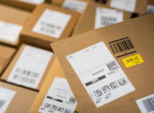 BASF ha desarrollado nuevos adhesivos para etiquetas que ya no interfieren con el reciclaje de papel y cartón